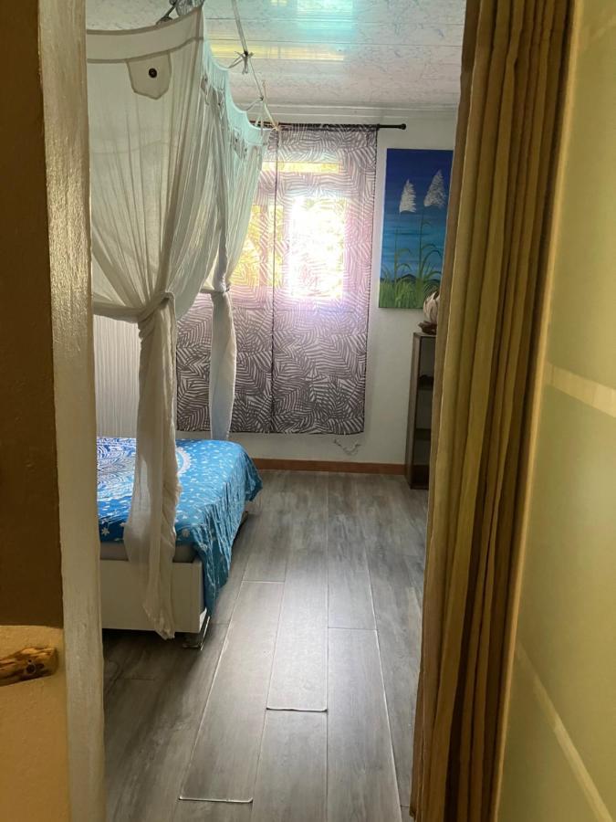 Kazamwe Chambre Hotes Apartment Petit-Bourg Bagian luar foto